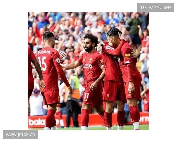 特里皮尔与阿诺德对比：传中型与组织型边后卫的战术角色差异解析