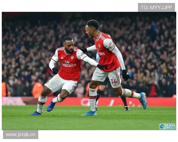 穆西亚拉 vs 萨卡：同龄进攻效率与战术角色对比