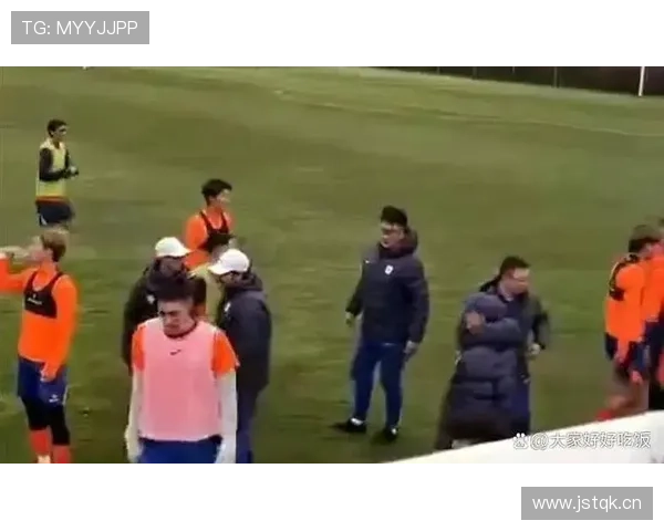 山东泰山中场结构偏单一,比赛节奏掌控力受限,稳定性面临考验 山东泰山中场结构偏单一,比赛节奏掌控力受限,稳定性面临考验